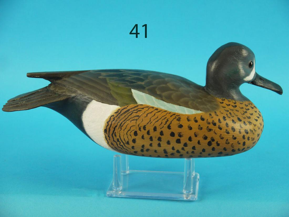 BLUE WING TEAL DRAKE, R. SABATINI: BLUE WING TEAL DRAKE by Ron Sabatini, Levittown, PA. Excellent original paint and unused condition. Fine detailed painted feather work overall. Raised, crossed wing tips and broad fluted tail. Head tu