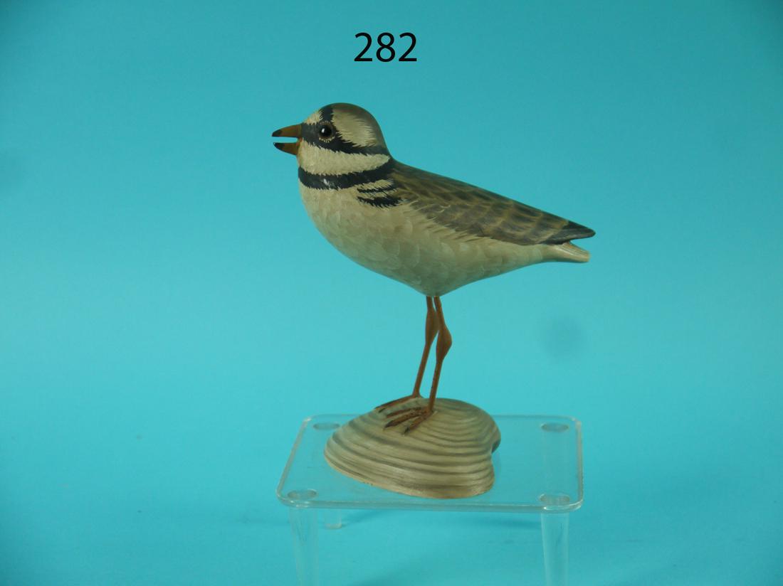 SANDPIPER, G. STRUNK: DAINTY SANDPIPER by George Strunk, Glendora, NJ. Excellent original paint and condition. Fine detailed painted feather work to back. Stipple paint to breast and underside. Open calling bill and split