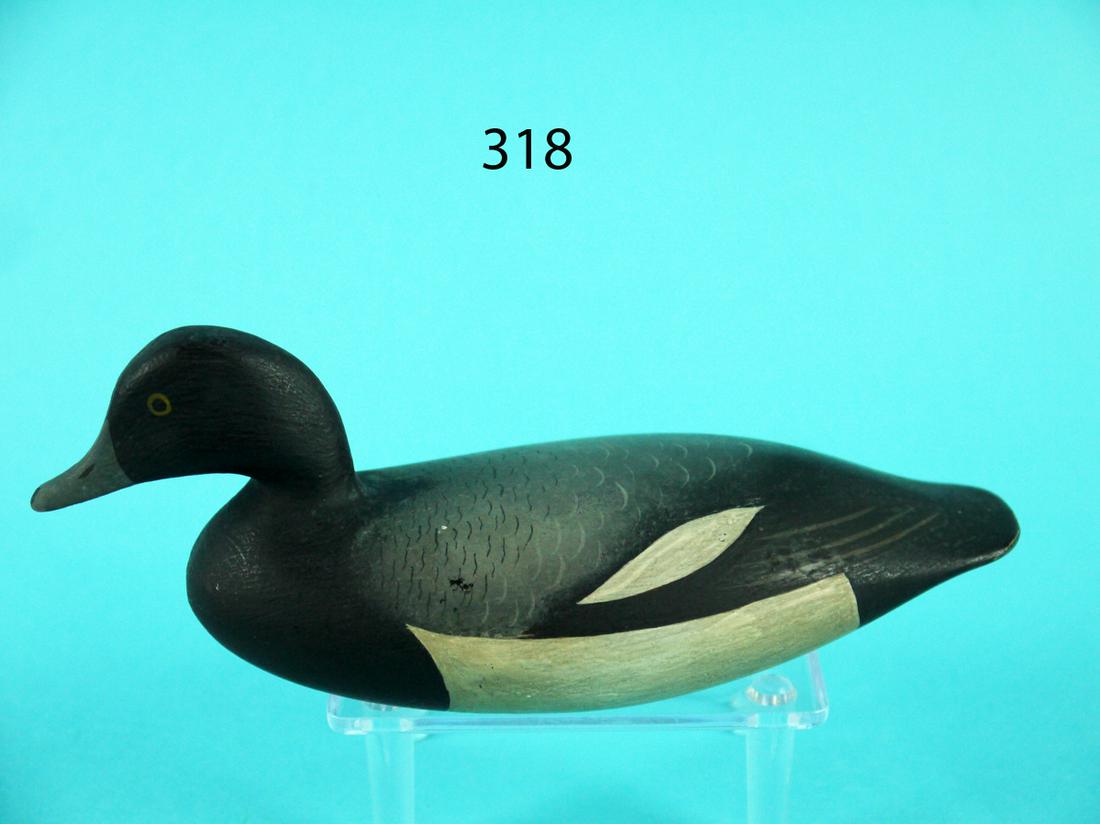 ONE-QUARTER SIZE BLUEBILL DRAKE, G. STRUNK (1 of 4)