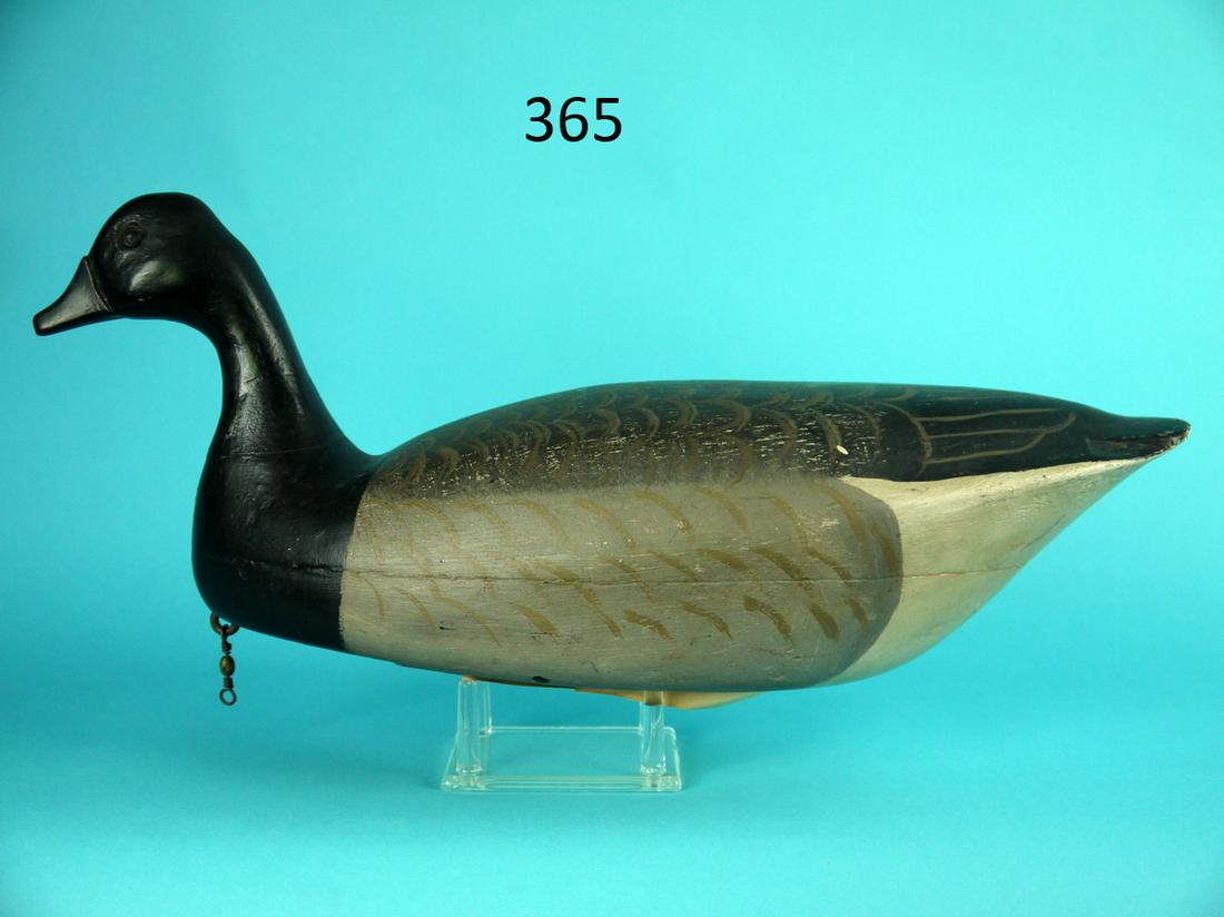 BRANT, PARKERTOWN, NJ: BRANT attributed to Lloyd Parker, Parkertown, NJ, circa 1900. Very good working paint by Chris Sprague. Very good structural condition. Small chip to top of tail. Overall length is approximately 16 1/