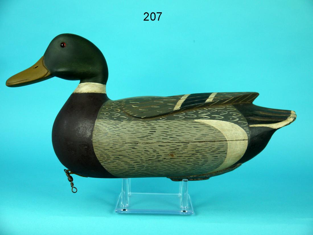 MALLARD DRAKE, C.R. MARTER: MALLARD DRAKE by Caleb Ridgway Marter, Burlington, NJ. Very good restored paint by Bob Seabrook. Very good structural condition. Hollow construction. Full-bodied carving with relief-carved wings with 