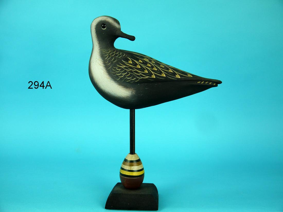 GOLDEN PLOVER, F. JENNINGS: VERY FINE GOLDEN PLOVER by Forrest "Bud" Jennings, Shamong, NJ. Excellent original paint and structural condition. Relief-carved wings and wing tips. Head turned facing rear. Nice detailed painted fea