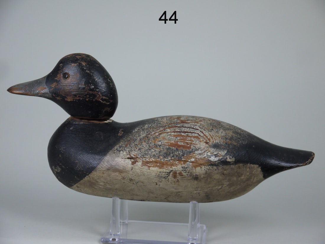 BROADBILL DRAKE, MASON: EARLY BROADBILL DRAKE by the Mason Decoy Co., Detroit, MI. Standard grade, tack eye model. Good original paint with gunning wear. Filler loss to neck. Typical tight check to back and side. Distinctive