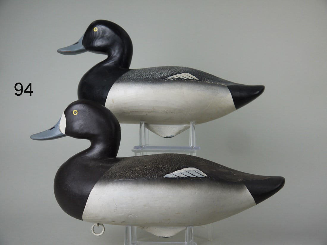 BLUEBILL PAIR, D. BLACKISTON: FINE PAIR OF BLUEBILLS by David Blackiston, Chestertown, MD. Excellent original paint and structural condition. Stipple paint detail to backs and painted eyes. Retain keel weights and rigging rings. S