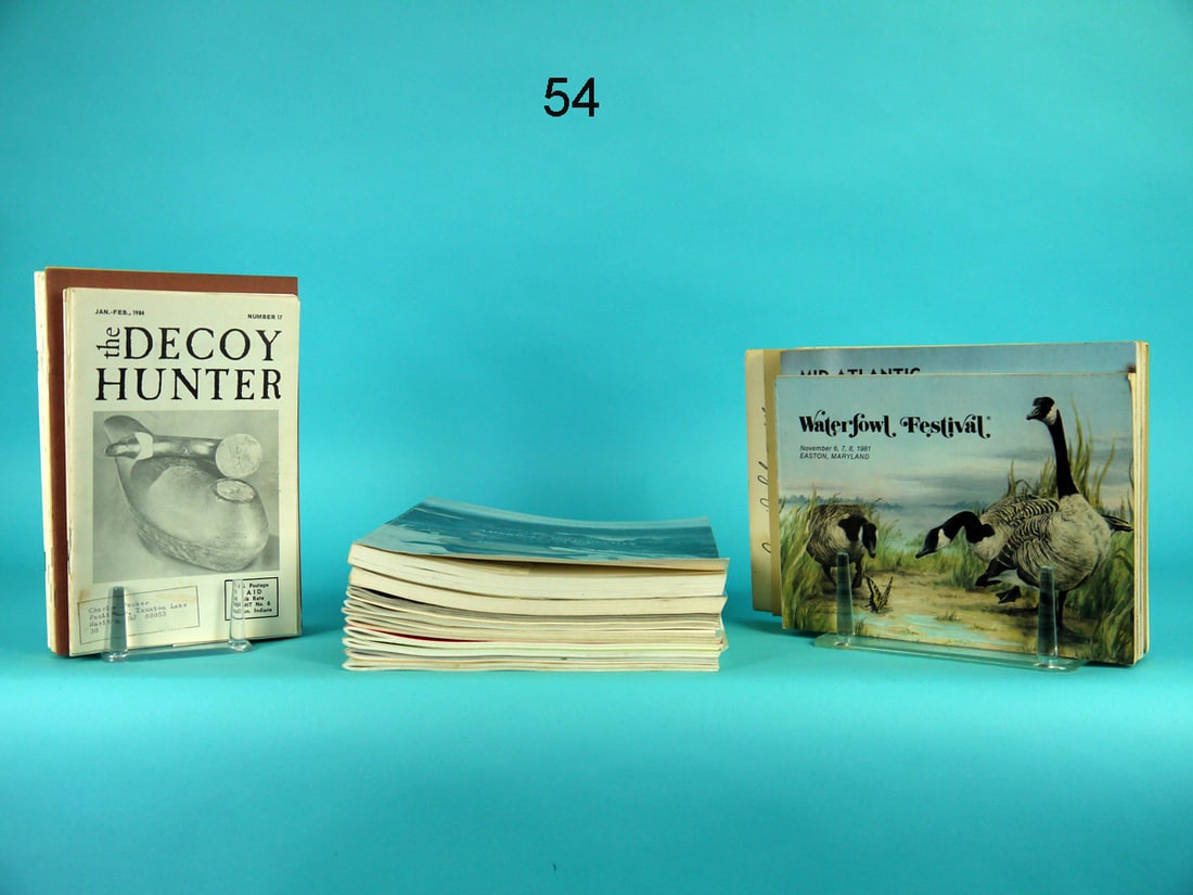 GROUP OF DECOY CATALOGS AND MAGAZINES (1 of 1)