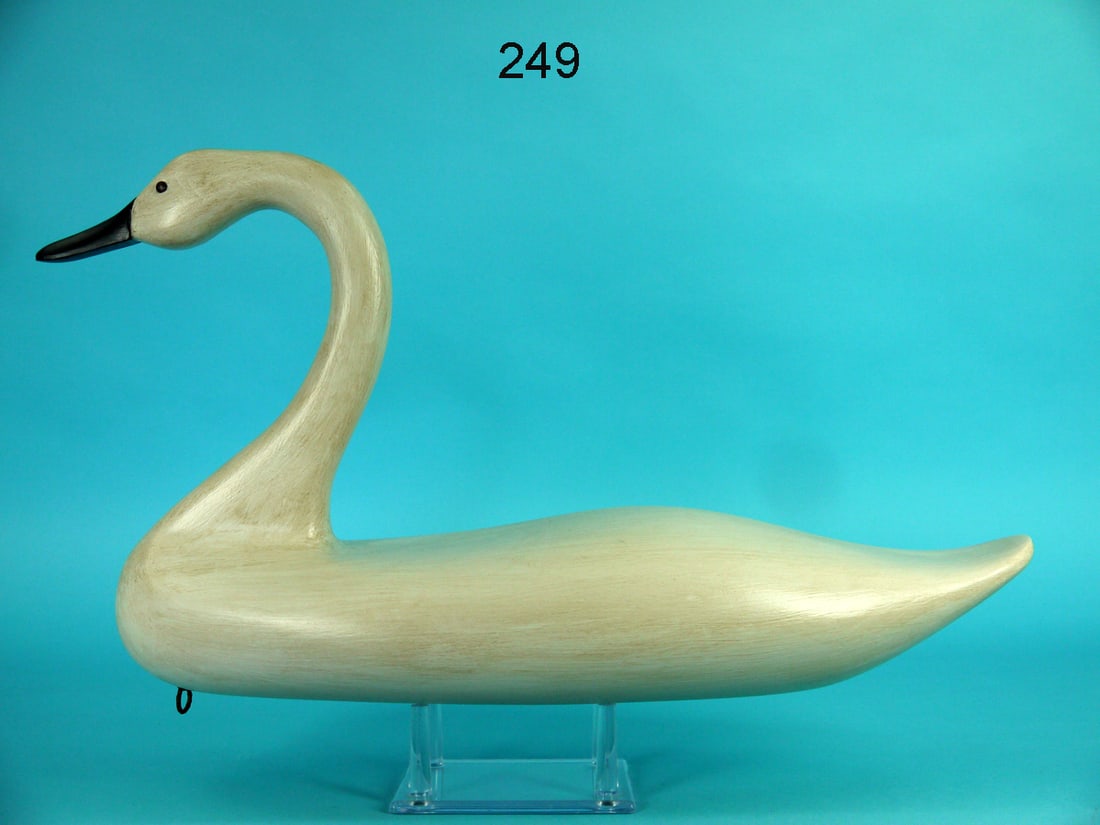 ONE-HALF SIZE SWAN, B. SEABROOK (1 of 4)