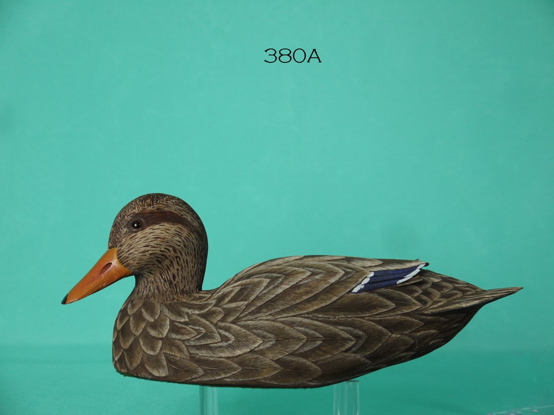 MALLARD HEN, S. BOZARTH: MALLARD HEN by Sid Bozarth, Wenonah, NJ. Very good original paint and good structural condition. Inserted wing tips missing. Detailed burned feather detail overall Detailed painted feather work overal