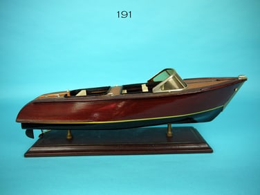CHRIS CRAFT RUNABOUT