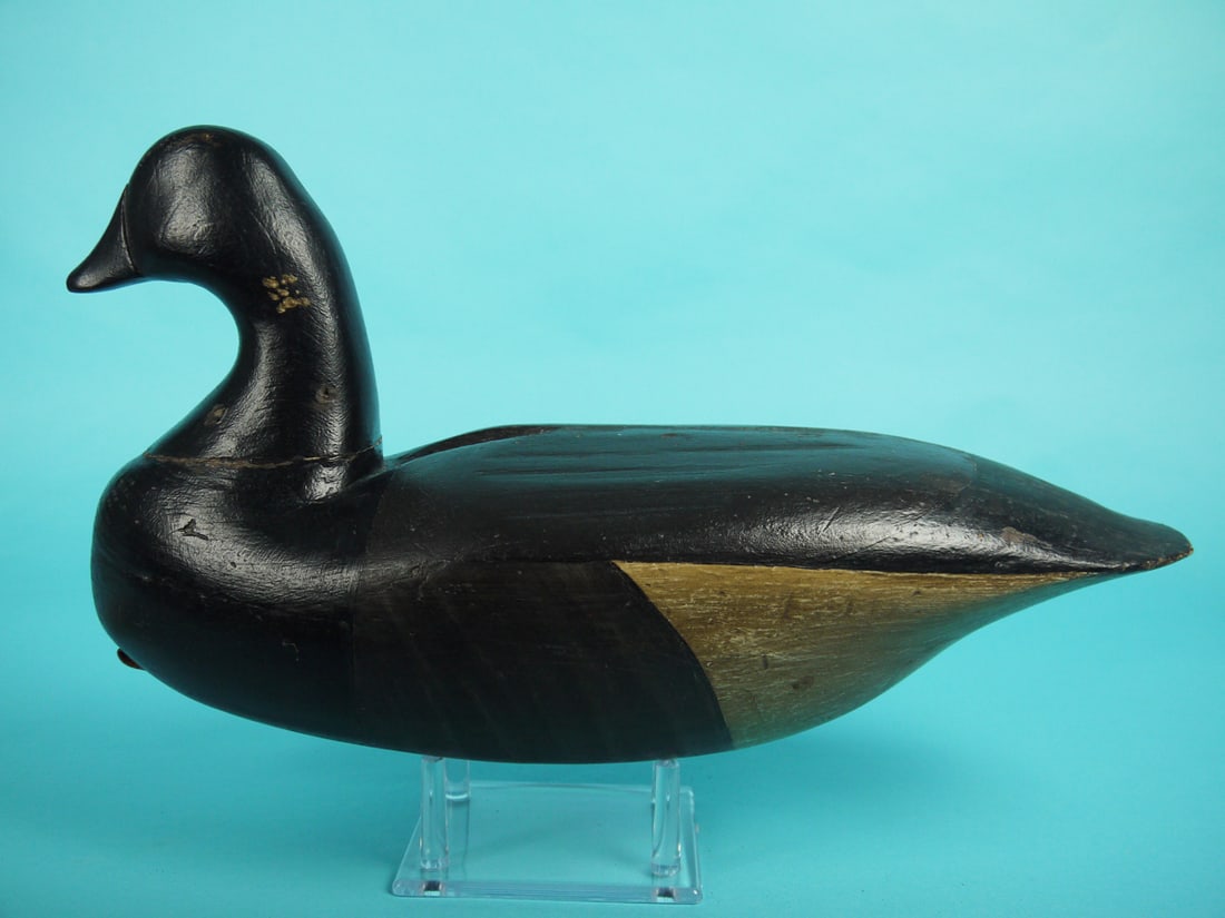 BRANT, J. KING: BRANT by Joe King, Manahawkin, NJ. Restored paint and condition. Tight filled check on back, and three bark scars. Hollow construction. Deep ice groove detail. Retains inlet weight. Branded JLK. Overa