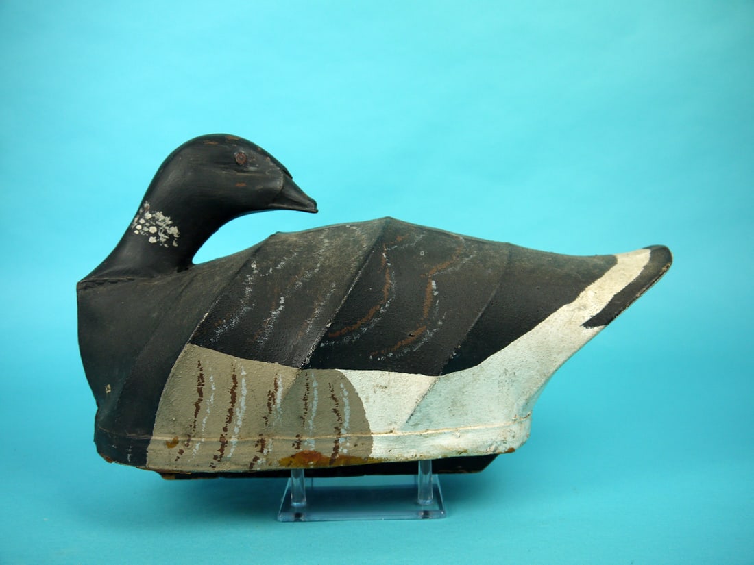 BRANT, OUTER BANKS, NC: BRANT, Outer Banks, North Carolina. Unknown carver similar in style to William Moseley or Nick Sapone. Preening model in original paint with rubs and gunning wear. Very good structural condition.