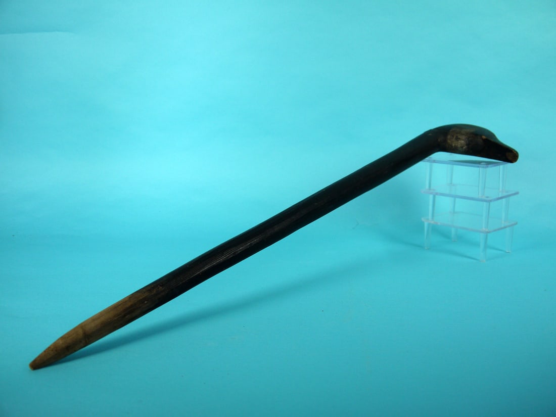 GOOSE HEAD PICKLE WEED STICK UP: GOOSE HEAD PICKLE WEED STICK UP. Original paint with paint wear to head. Head secured with two nails. Tight check where head meets post. Overall length is approximately 27 inches. 75-125