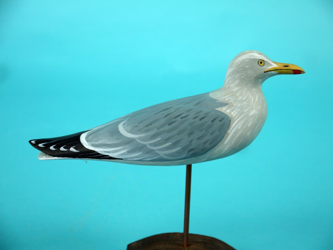 MINIATURE GULL, D. RHODES: MINIATURE GULL by Dave Rhodes, Absecon, NJ. Excellent original paint and structural condition. Relief-carved wings and split-tail carving. Painted eye detail. Signed by maker under tail and dated