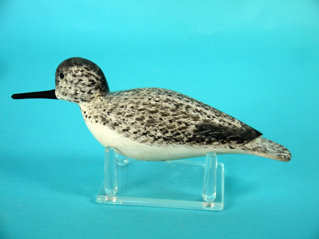 PEEP, H. CONKLIN: PEEP by Hurley Conklin, Manahawkin, NJ. Very good original paint and structural condition. Painted feather detail to back and head. Split-tail carving and carved eyes. Overall length is approximately