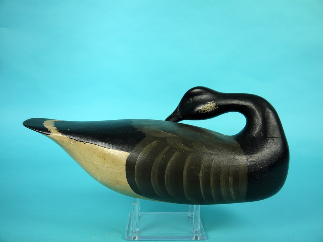 PREENING BRANT, H.V. SHOURDS: PREENING BRANT by Harry V. Shourds, Seaville, NJ. Good original paint with some crazing and rubs to underside of tail. Very good structural condition. Hollow construction. Swirl feather paint to