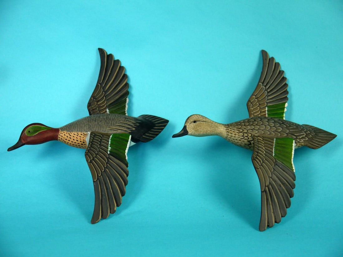 ONE-THIRD SIZE GREEN WING TEAL PAIR, H.V. SHOURDS: RARE PAIR OF ONE-THIRD SIZE GREEN WING TEAL by Harry V. Shourds, Seaville, NJ. Excellent original paint and structural condition. Flying pair with detailed painted feather work to spread wings and