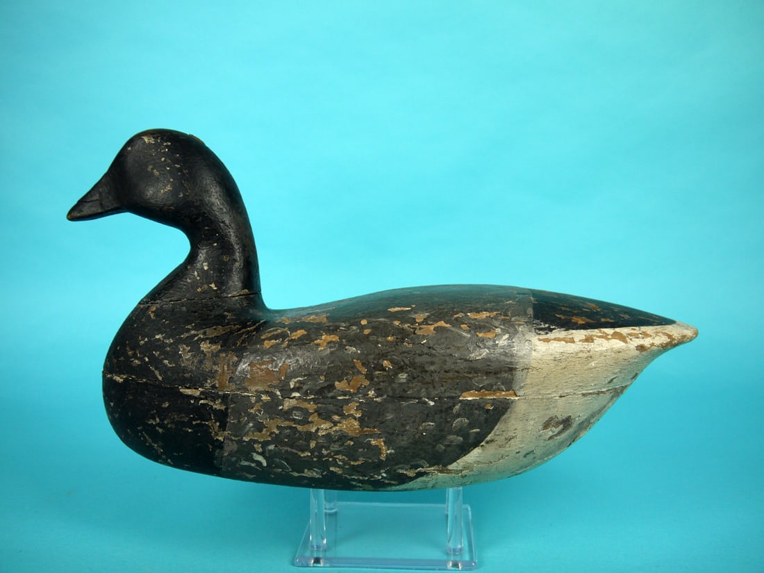 BRANT, TUCKERTON, NJ: BRANT, Tuckerton, NJ, possibly Otto Wrenger. Working paint with overall flaking. Good structural condition. Tight bill crack and small area of wear on lower back. Hollow construction. Retains weight.