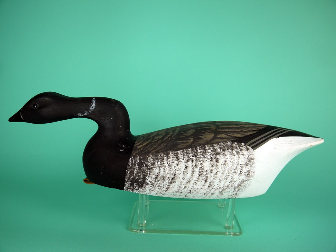 BRANT, A. BIRDSALL: BRANT by Art Birdsall, Pt. Pleasant, NJ. Very good original paint and structural condition. Swimming model with detailed painted feather work to back and sides. Retains glass eyes. BJH painted under