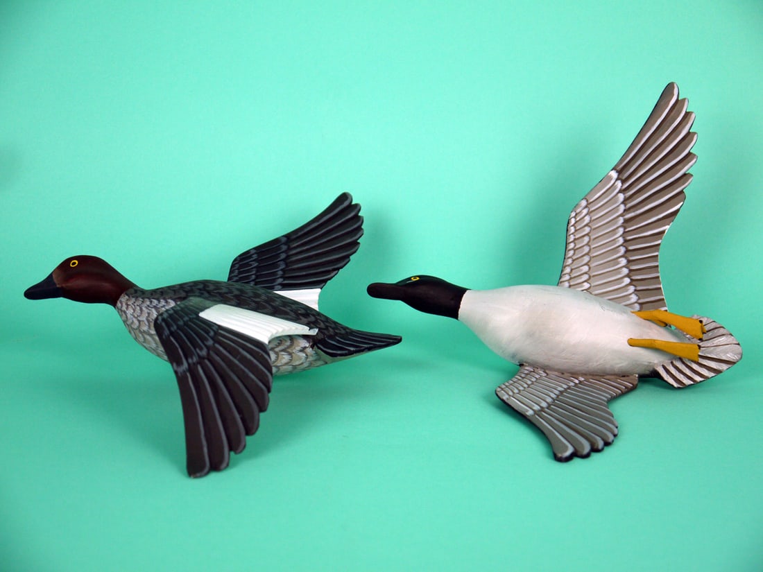 HALF-SIZE GOLDENEYE PAIR, MINI GOOSE, H.V. SHOURDS: FLYING ONE-HALF SIZE GOLDENEYE PAIR AND MINIATURE FLYING CANADA GOOSE by Harry V. Shourds, Seaville, NJ. Excellent original paint and structural condition. All with outstretched wings with carved