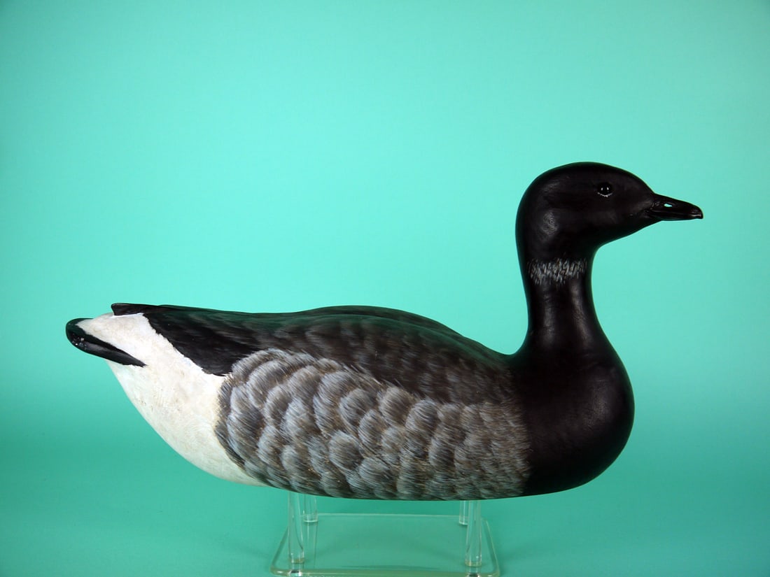 BRANT, P. DOBROSKY: FINE BRANT by Paul Dobrosky, Shrewsbury, NJ. Excellent original paint and structural conition. Hollow construction. Detailed painted feather work to back and sides. Relief-carved wings with raised, cr