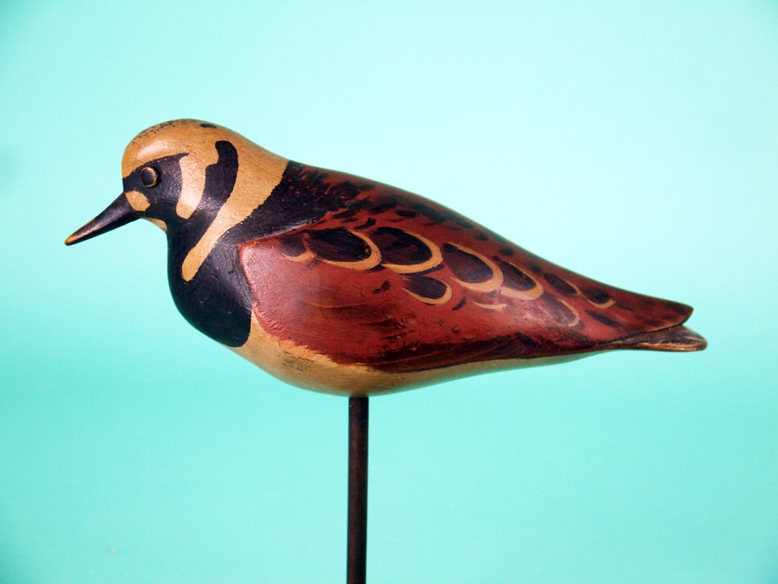 RUDDY TURNSTONE, D. RHODES: RUDDY TURNSTONE by Dave Rhodes, Absecon. Very good original paint and structural condition. Plump carving with relief-carved wings and split-tail carving. Retains painted tack eyes. Signed by the