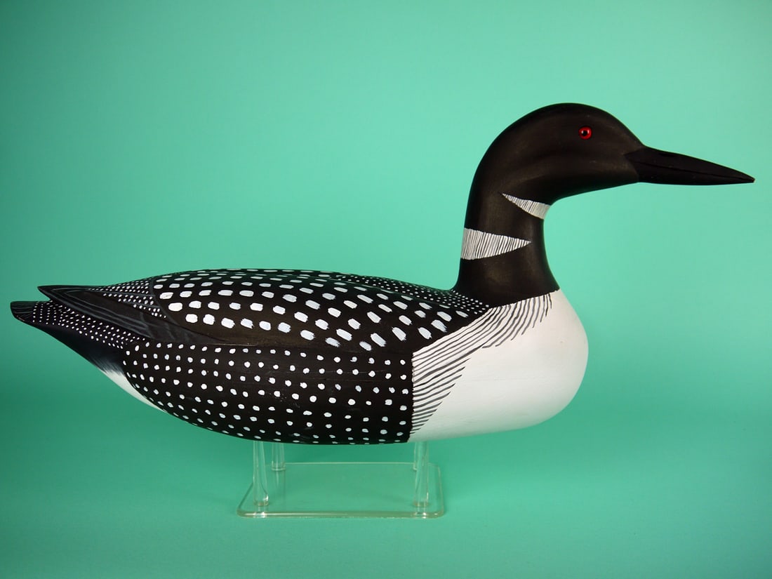LOON, H.V. SHOURDS: RARE LOON by Harry V Shourds, Seaville, NJ. Excellent original paint and structural condition. Hollow construction. Sturdy model with relief-carved wings and raised wing tips. Very detailed painted fe