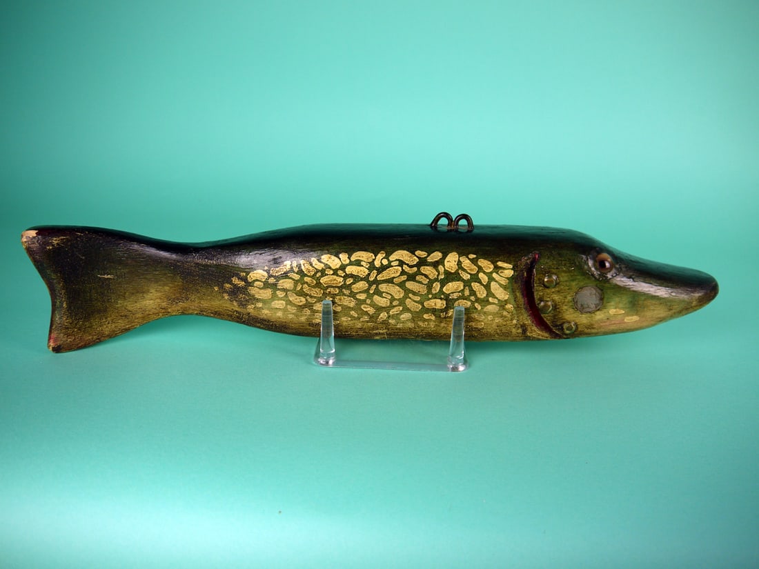 NORTHERN PIKE, DULUTH FISH DECOYS: NORTHERN PIKE by master carver David E. Perkins, (1934-2018), Duluth Fish Decoys, Duluth, MN. Very good original paint and structural condition. Small chip to tail tip. Carved gill detail with three