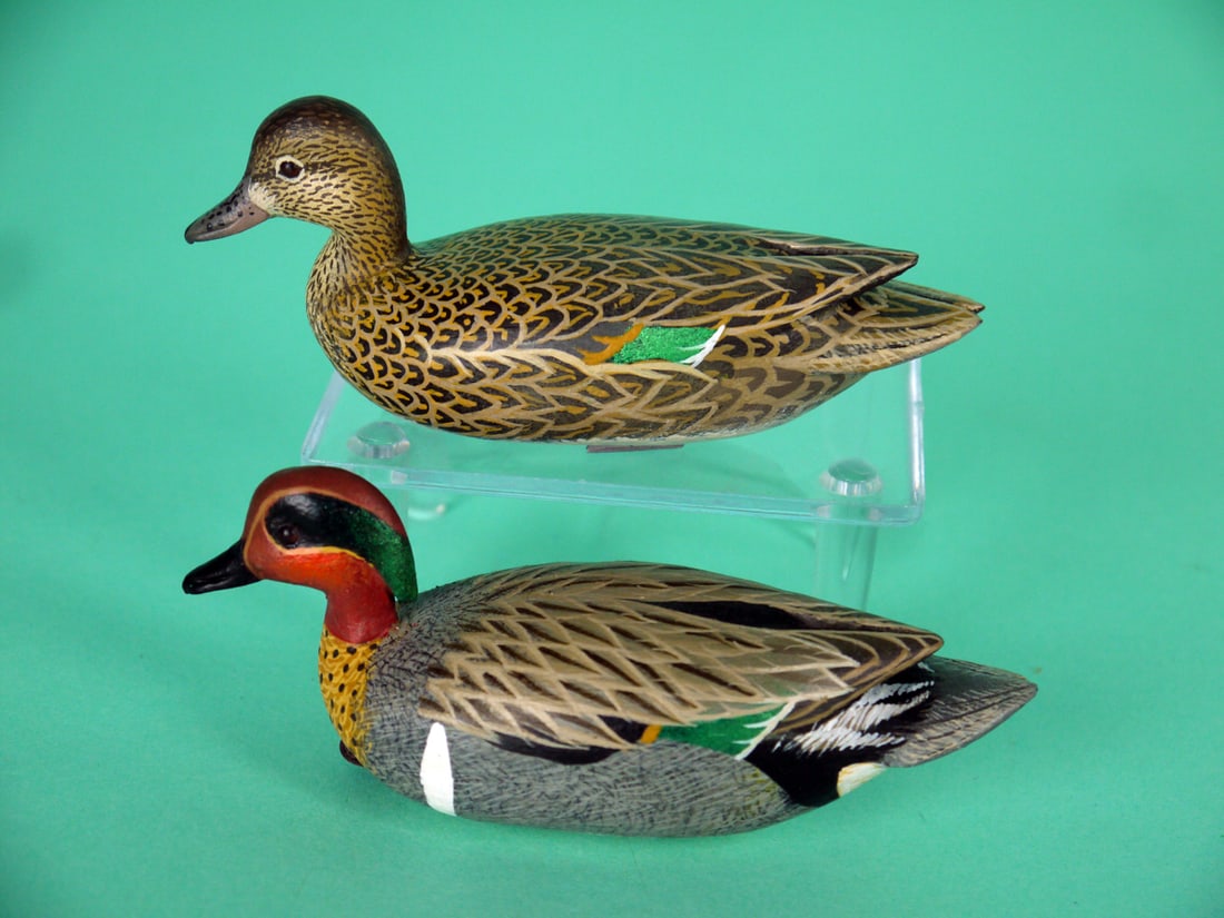 COCKTAIL SIZE GREEN WING TEAL PAIR, J. WOOD: OUTSTANDING PAIR OF COCKTAIL GREEN WING TEAL by John Wood, Venice, FL. Excellent original paint and structural condition. Very detailed painted feather work over entire bodies. Raised wing tips and