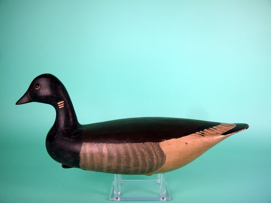 BRANT, WILDFOWLER: BRANT by the Wildfowler Decoy Company, Pt. Pleasant, NJ. Rowley Horner model in working paint and good structural condition. Hollow construction. Overall length is approximately 17 inches. 100-200