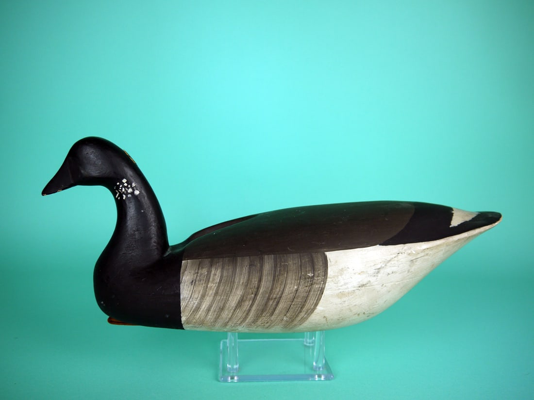 BRANT, PARKERTOWN, NJ: BRANT, PARKERTOWN, NJ. Working paint and good structural condition. The body is by Joe King with typical deep ice groove carving. The head is a replacement. Hollow construction. Retains inlet weight