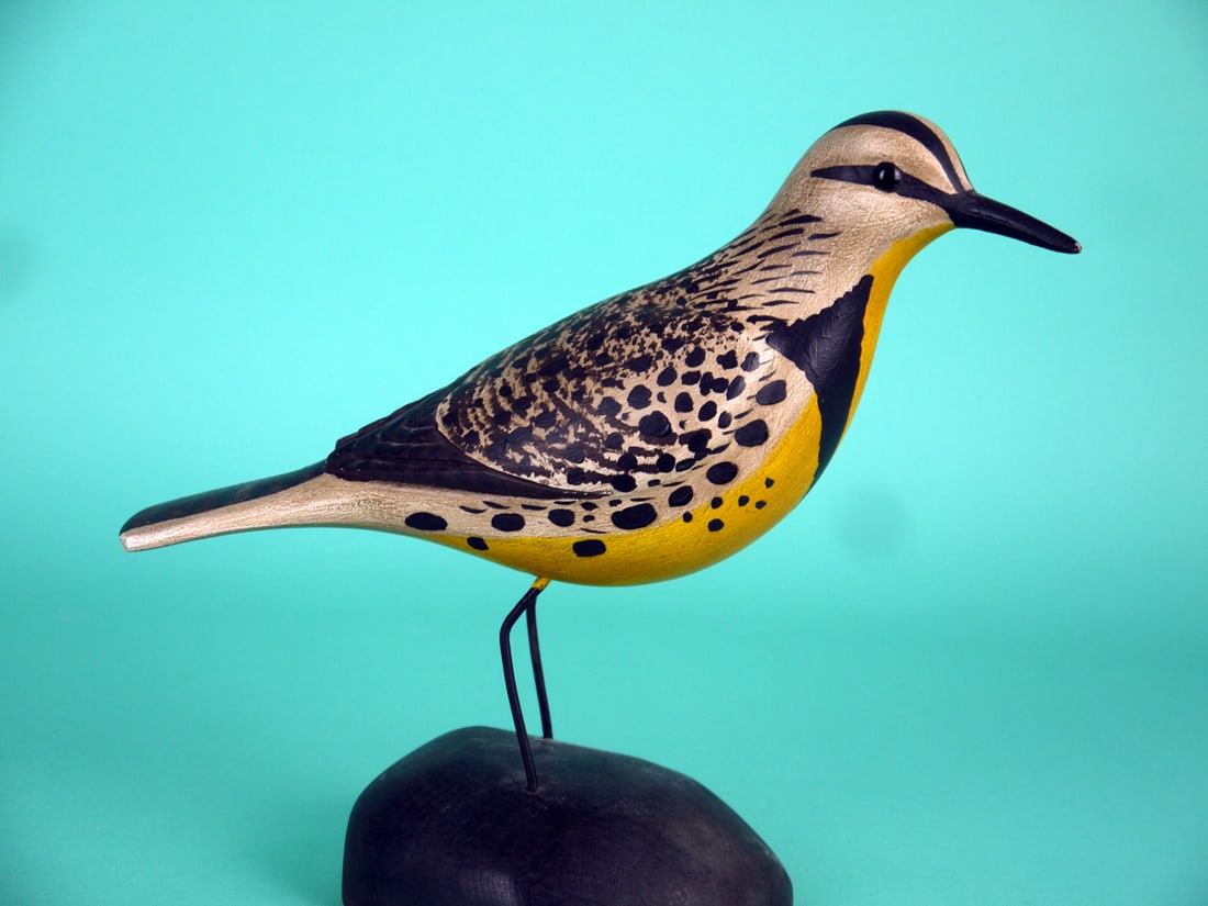MEADOW LARK, S. MOREY: RARE MEADOW LARK by Steve Morey, Tuckerton, NJ. Very good original paint and structural condition. Relief-carved wings and wing tips with carved feather detail. Detailed painted feather work to back