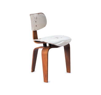 'SE 42' side chair, 1949/50: Egon Eiermann, H. 78 x 53 x 46.5 cm. Made by Wilde & Spieth, Esslingen. Beech ply, part painted white.