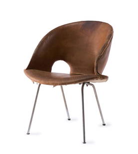 Armchair, 1957: Arno Votteler, H. 81.5 x 73 x 67 cm. Made by Walter Knoll, Herrenberg. Tubular steel, chrome-plated, brown leather.