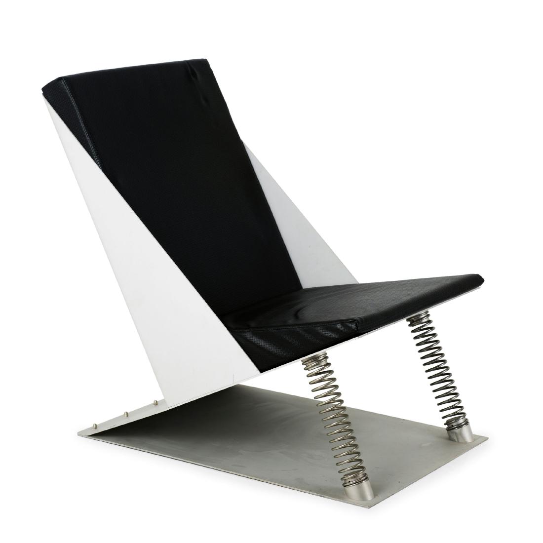 'Schleudersitz' easy chair, 1984/85: Hermann Waldenburg, H. 91.5 x 60 x 92 cm. Made by Hermann Waldenburg at Pfiffner, Augsburg. Sheet aluminium, anodized, metal springs, black leatherette.