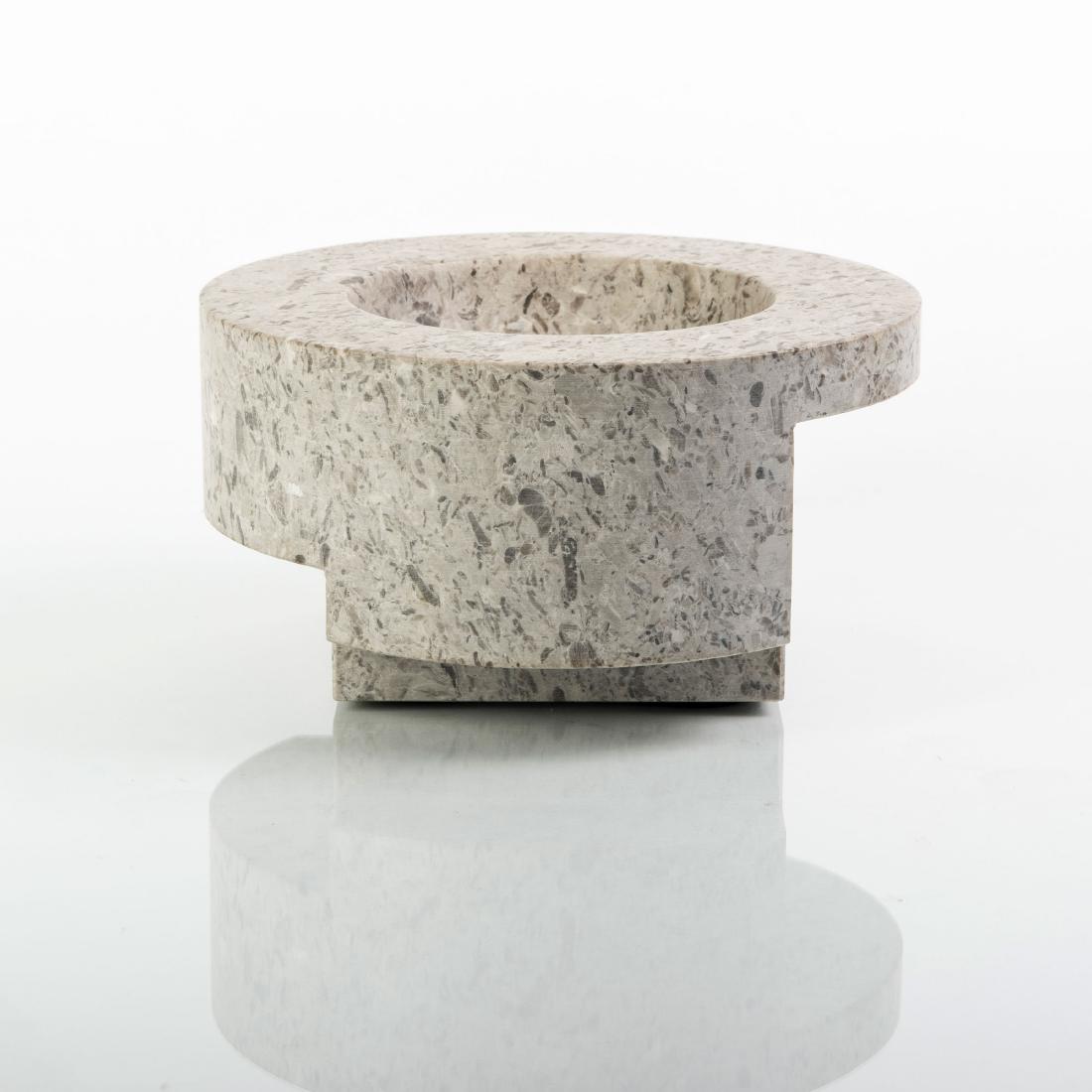 'Paros F' bowl, 1964: Mari, Enzo, H. 10 cm, D. 20 cm. Made by Danese, Milan. Opaque grey Aurisinia marble. Marked: Maker's badge.