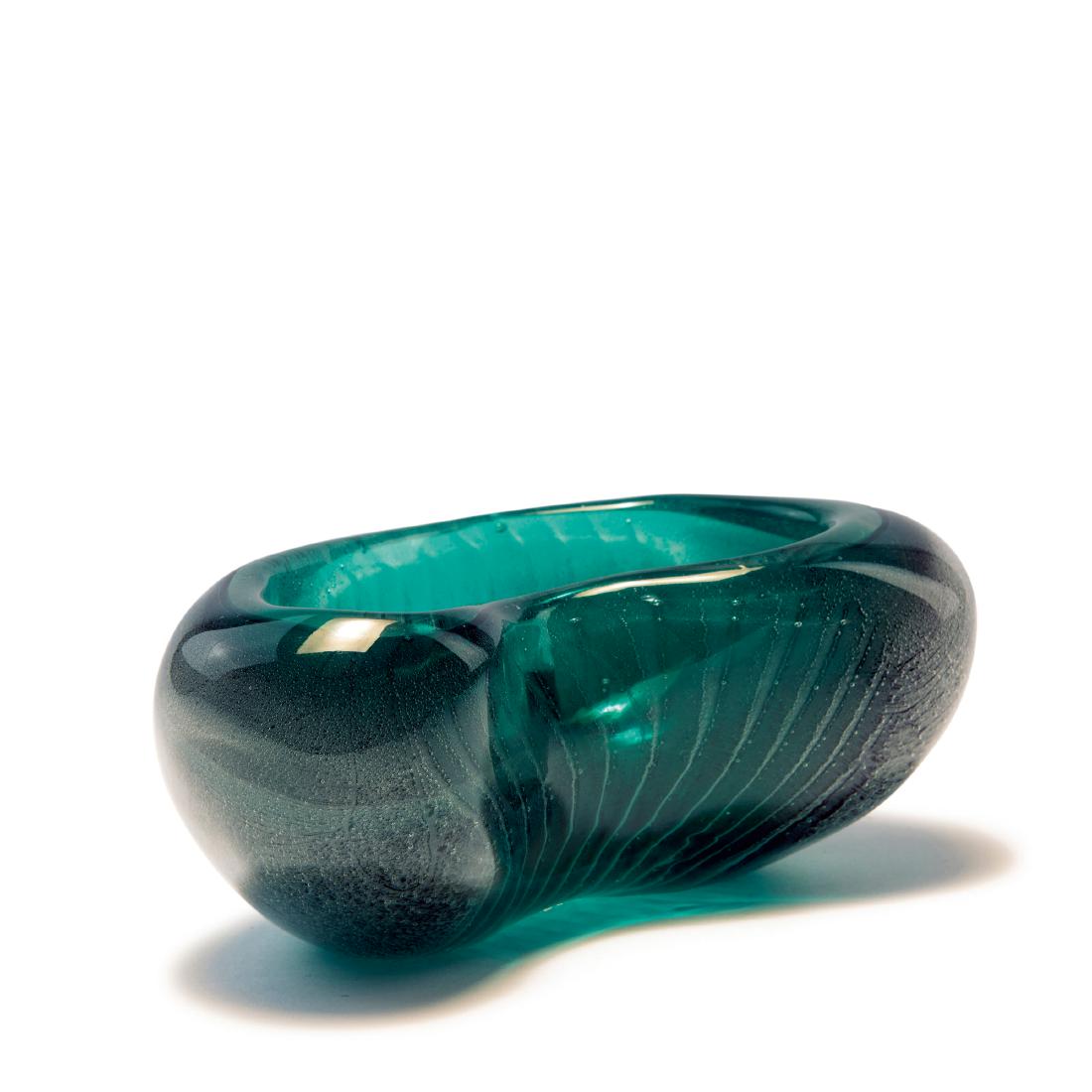 'Sommerso fumato' bowl, 1940: Alfredo Barbini, H. 7.5 cm; 18 x 9.5 cm. Made by V.A.M.S.A. Cased glass, clear and green, pricked air bubbles (vertically, rib-like).
