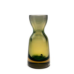 'Sommerso' vase, 1968: Mario Pinzoni, H. 26.3 cm. Made by Seguso Vetri d'Arte. Cased glass, green and yellow. Marked: Remains of a maker's label.