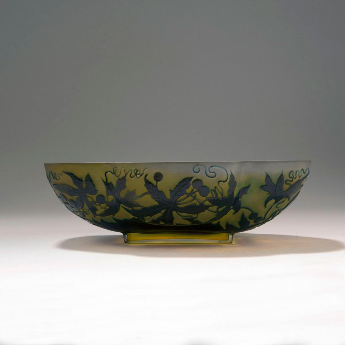 'Vigne vierge' bowl, 1906-14 (1 of 3)
