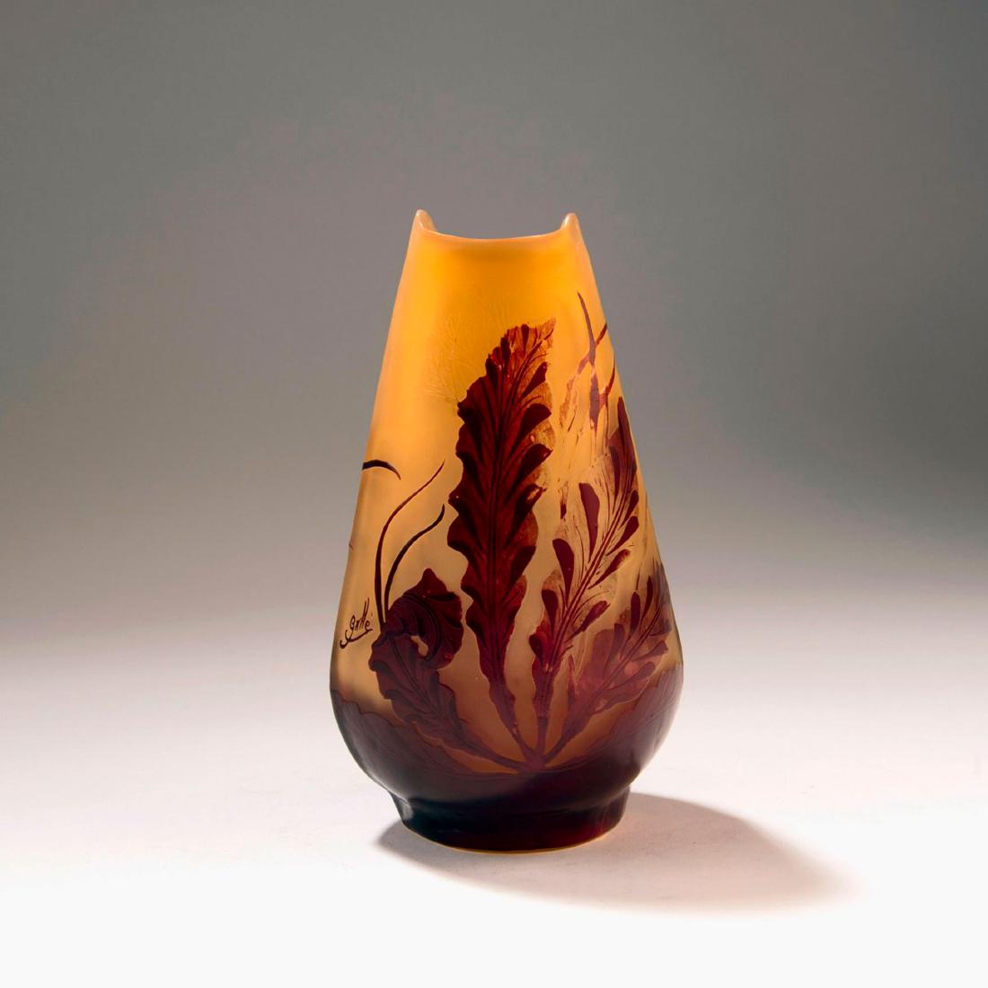 'Algues' vase, 1906-18 (1 of 3)