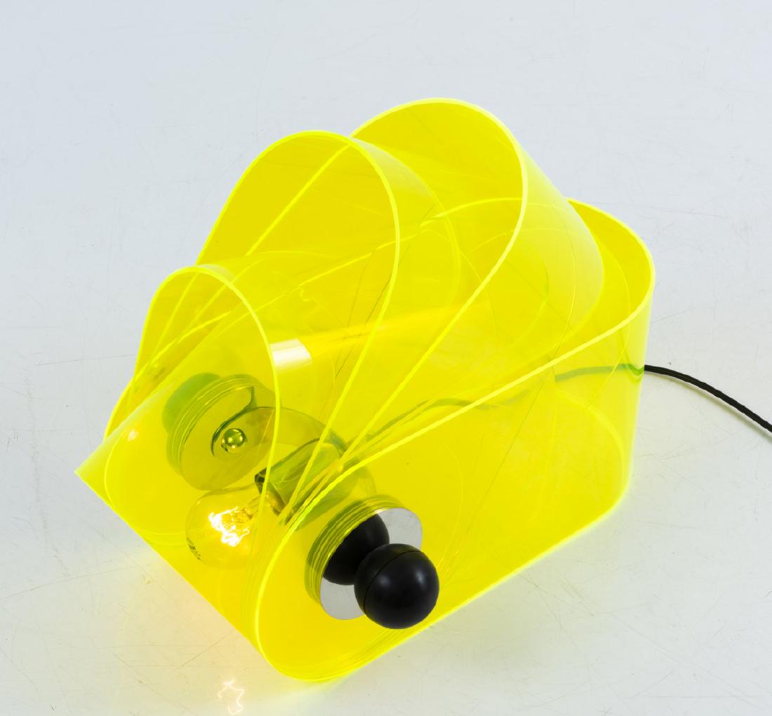Unique 'Gherpe' table light, 1967: Superstudio; Piero Frassinelli; Alessandro Magris; Roberto Magris; Adolfo Natalini; Cristiano Toraldo di Francia, H. 43 cm (max.). Made by Poltronova, Pistoia. Metal frame, acrylic lamellae, neon yell