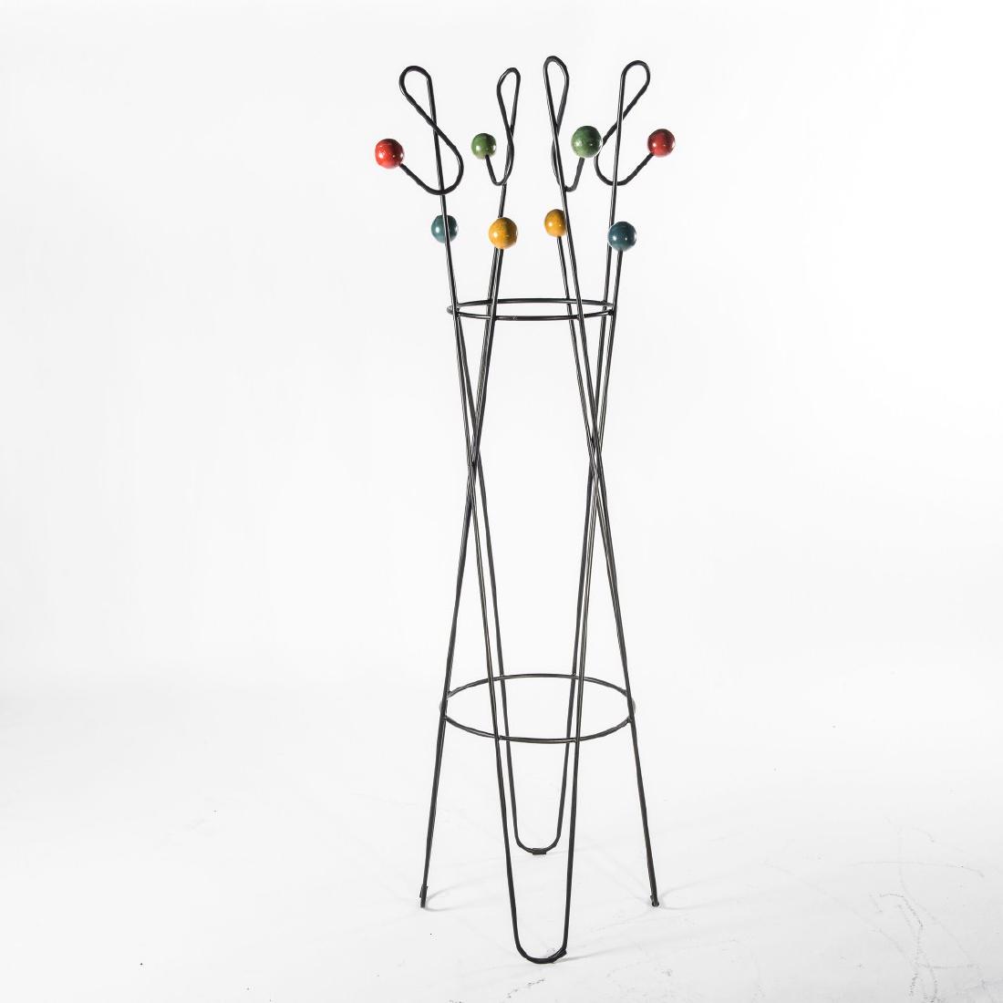 Roger Feraud, Hall stand, c. 1958: Roger Feraud, H. 178,5 cm, D. 63.5 cm. Made by Geo, Frankreich (attributed). Metalrods, lacquered black, wooden balls, painted blue, red, yellow and green.