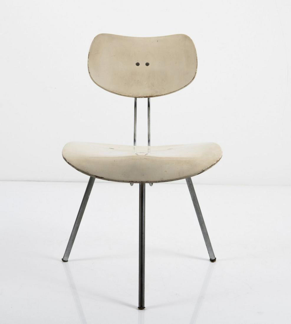 Egon Eiermann, Work chair 'SE 67', 1952: Egon Eiermann, Work chair 'SE 67', 1952, H. 74.5 x 46 x 53 cm. Made by Wilde & Spieth, Esslingen. Tubular metal, chrome-plated, plywood white, white plastic. Marked: manufacturers label., Exh. Egon Ei