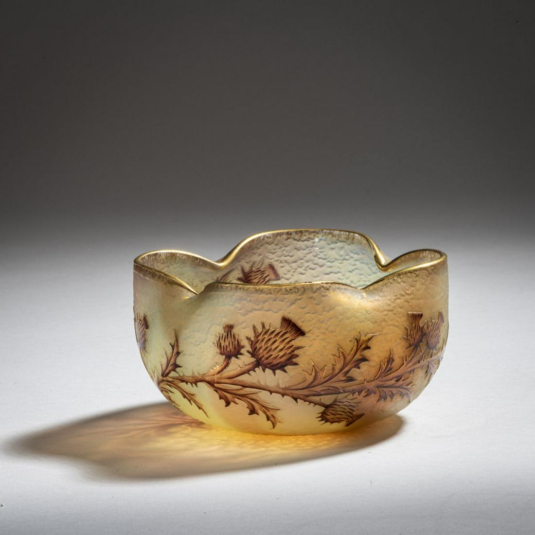 Daum Frères, Bowl 'Chardons de Lorraine', 1897: Daum Frères, Nancy, Bowl 'Chardons de Lorraine', 1897, H. 12.5 cm. Cased glass, light amber, opalescent and clear, green and red powder inclusions. Etched and finely painted in red, motif with