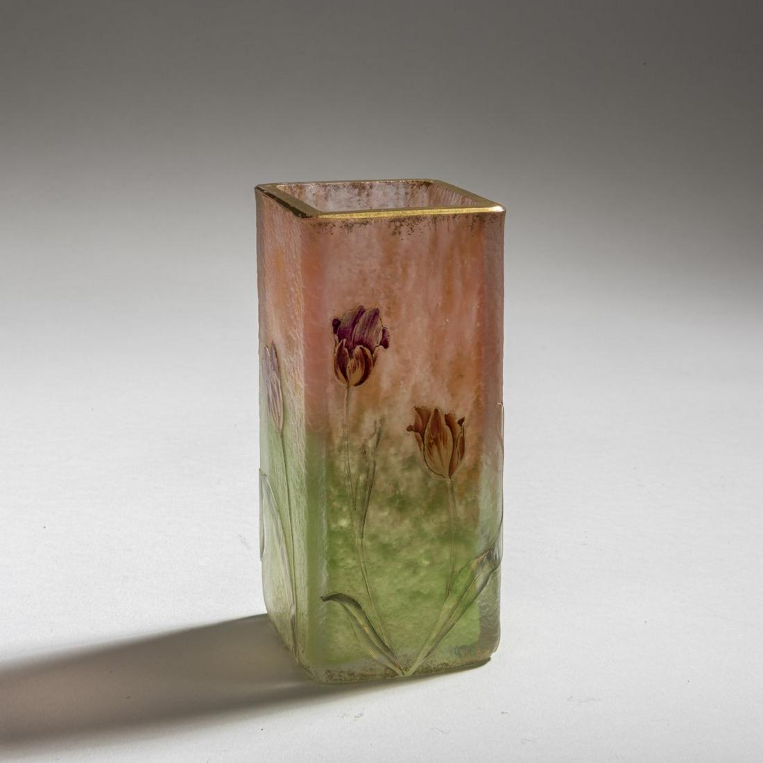 Daum Frères, Vase 'Tulipes', c. 1900: Daum Frères, Nancy , Vase 'Tulipes', c. 1900, H. 12 cm. Cased glass, clear, pink, orange and green powder inclusions in the lower area, roughly etched and polychrome enamelled, heightened with