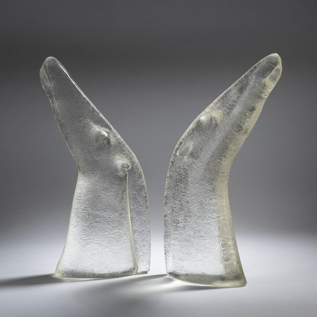 Antonio Da Ros, Two horse heads, c. 1965: Antonio Da Ros, Two horse heads, c. 1965, H. 37.5 cm. Execution: Gino Cenedese. Clear glass, acid-etched surface, heavily structured.,