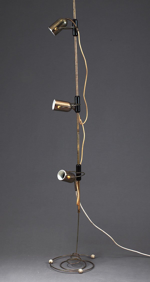 Francesco Fois. Floor-to-ceiling light, designed: Francesco Fois. Floor-to-ceiling light, designed in the 1950s. H. 228-341.5 cm. Made by Goffredo Reggiani, Vedano al Lambro. Chrome-plated tubular steel, two steel spirals, white rubber balls, black p