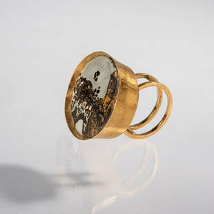 Annamaria Zanella, Unique Ring 'Tigre', 2015: Annamaria Zanella, Unique Ring 'Tigre', 2015, 22ct. yellow gold, Japanese paesina. 20.3 grams. Ø inside 20 mm. Signed: A. Zanella 2015 (engraved).,