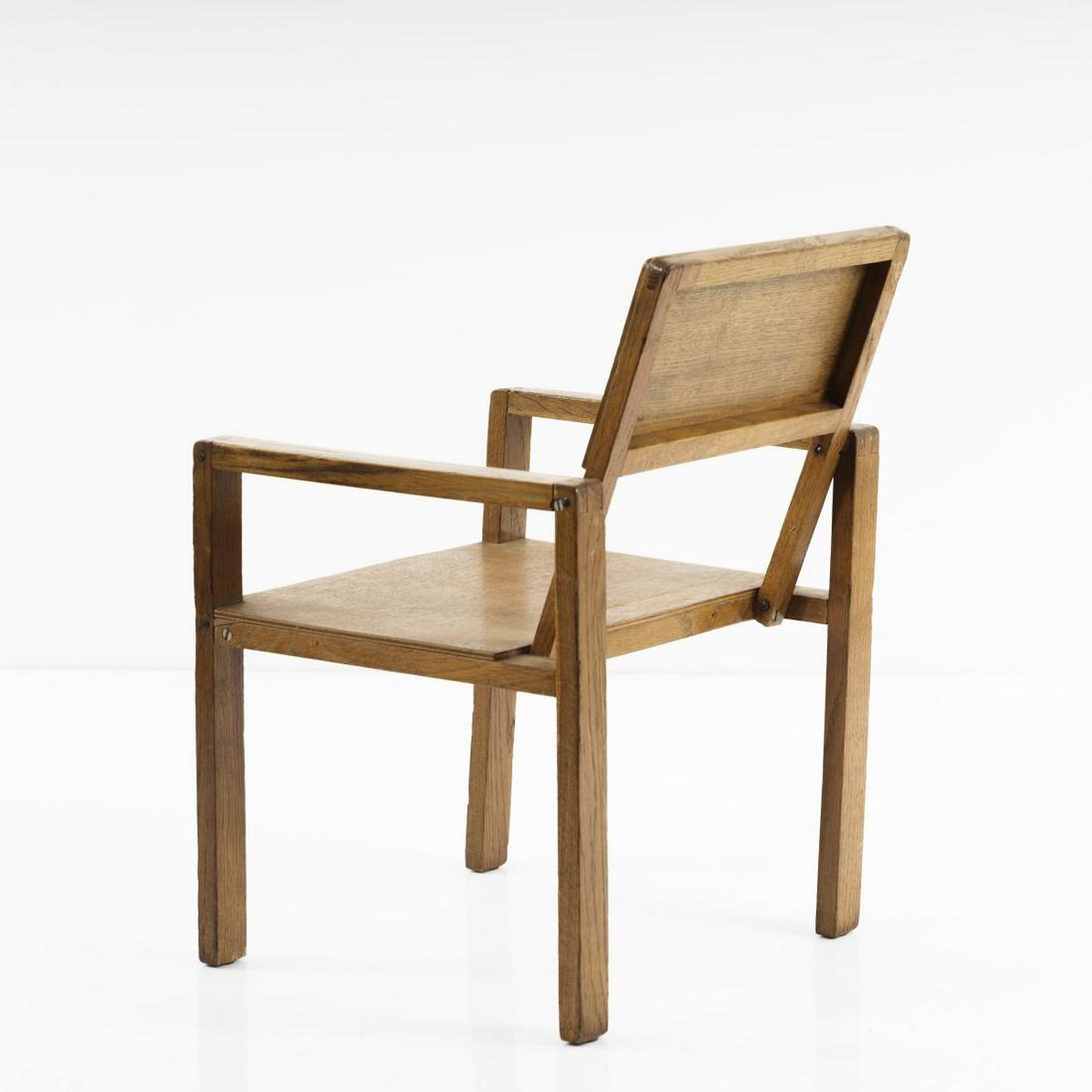 Erich Dieckmann, Child's armchair, c. 1928: Erich Dieckmann, Child's armchair, c. 1928, H. 61 x 42 x 45.5 cm. Made by Hausrat GmbH, Frankfurt/Main (attr.). Oak, plywood, oak veneer., Cf. cat. Erich Dieckmann, Möbelbau, Stuttgart 1931, repr