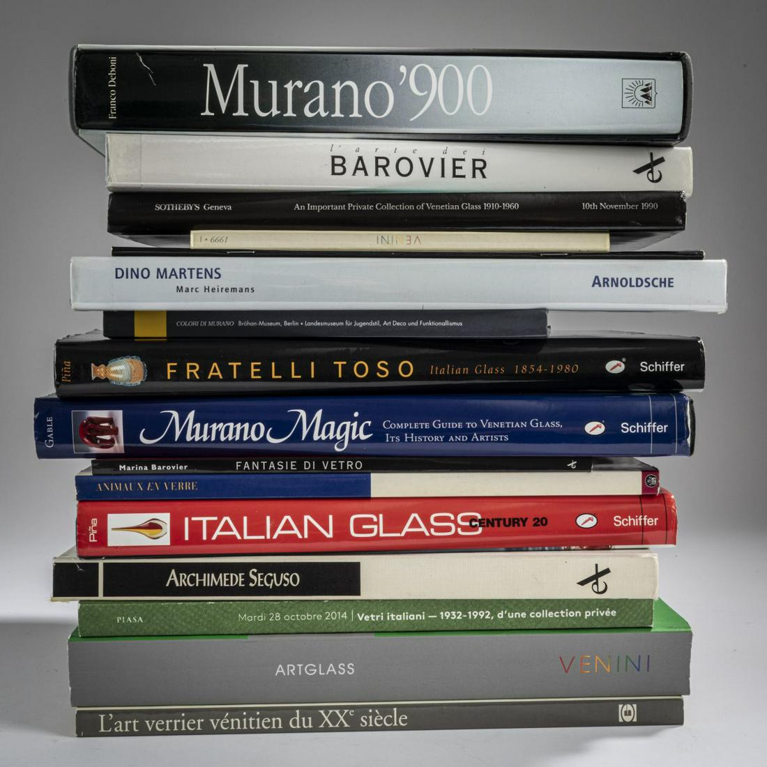 Murano, Mixed lot of specialist literature: Murano, Mixed lot of specialist literature, 16 books. Leslie PiÃ±a, Italian glass. century 20, Atglen 2003; Carl I. Gable, Murano Magic. complete guide to Venetian glass, its history and artists, At