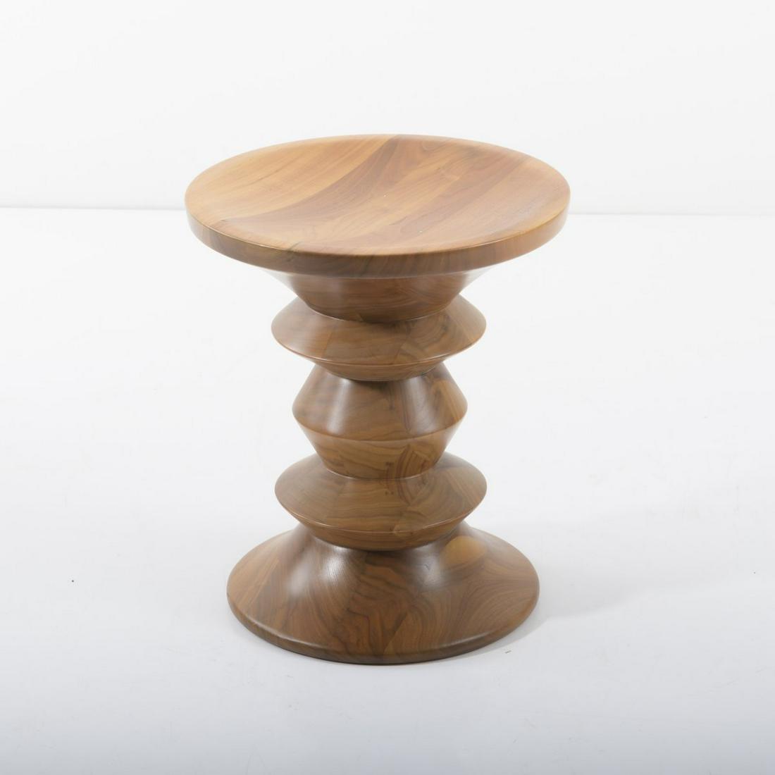 Ray Eames , 'Time-Life' stool 'A', 1960: Ray Eames , 'Time-Life' stool 'A', 1960, H. 38 cm, D. 32.5 cm. Made by Vitra Design, Weil / Rhine. Walnut, turned. Marked.: Manufacturer's label. , Neuhart / Eames, Eames Design, New York 1994, p. 249