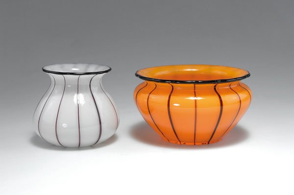 Loetz Wwe., Klostermuehle: Johann Loetz Wwe., Klostermuehle. Vase, 1914. H. 10 cm. Cased glass, milky white and clear, dark-purple threads, execution 157.